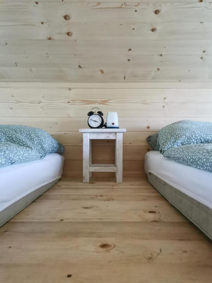 Treehome Tinyhouse Střítež Exteriör bild