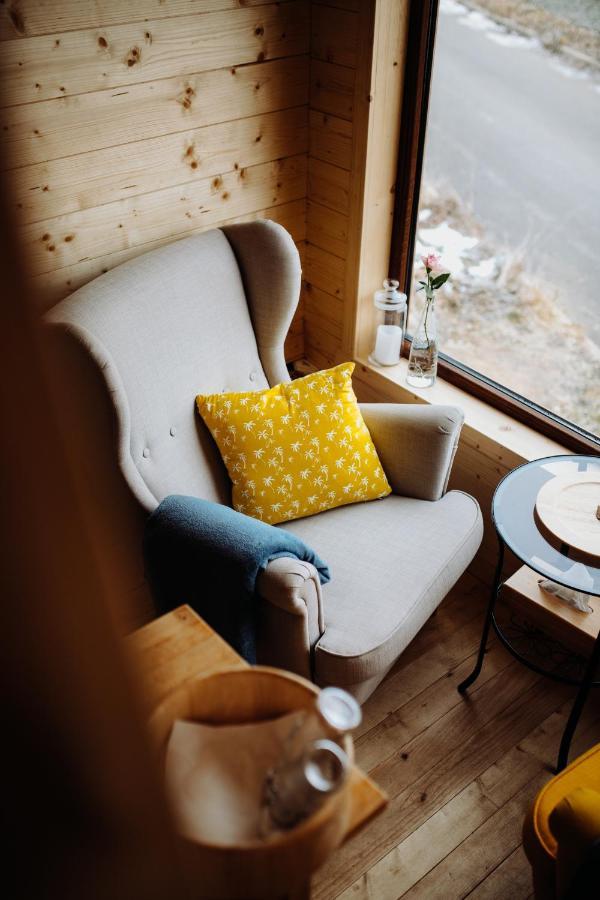 Treehome Tinyhouse Střítež Exteriör bild