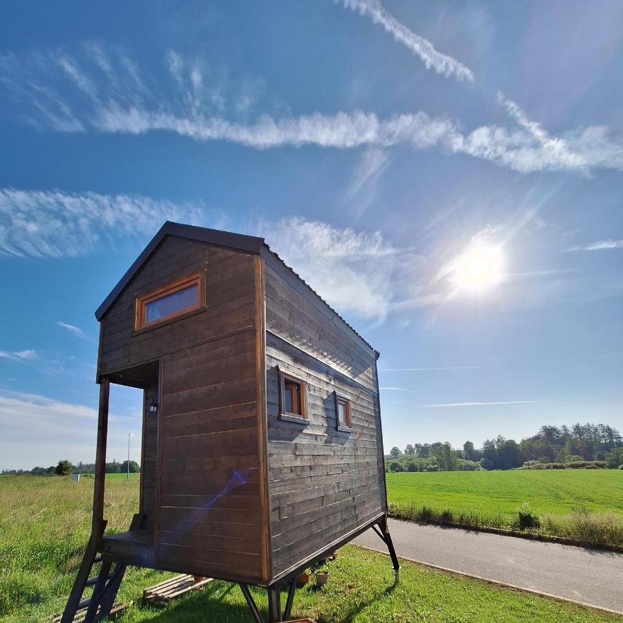 Treehome Tinyhouse Střítež Exteriör bild